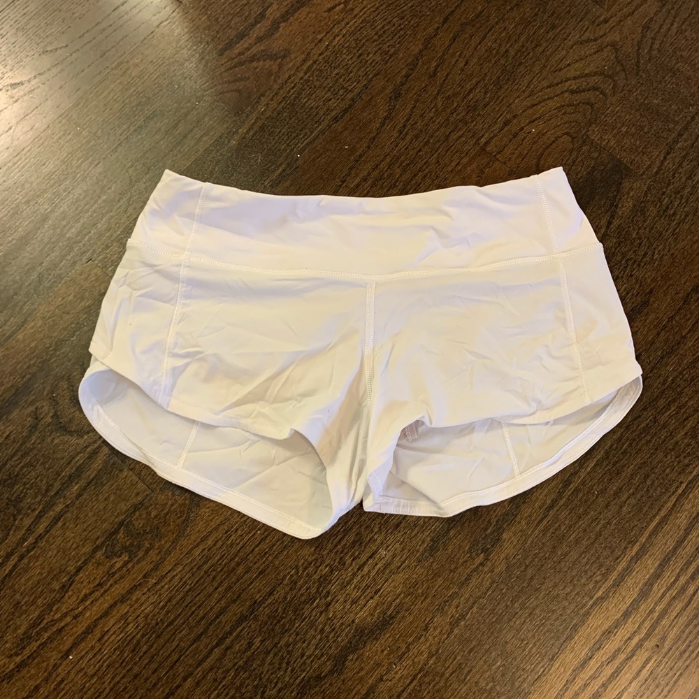 2.5” speed-up white lululemon shorts